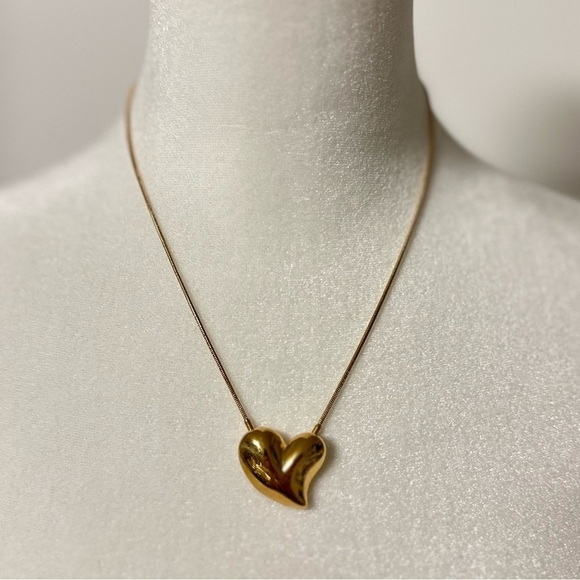 Jewelry - Heart necklace